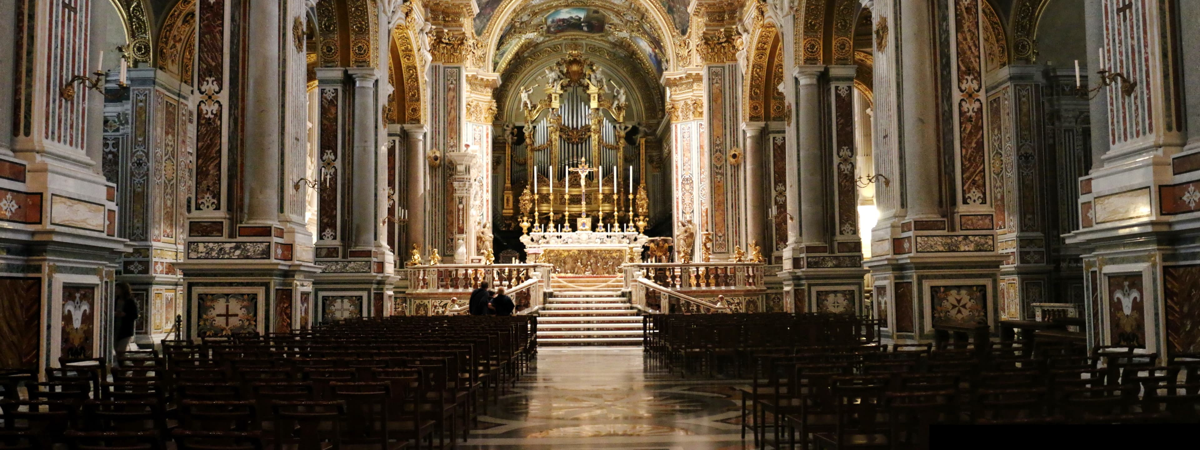 Interno della basilica dell'abbazia di Montecassino